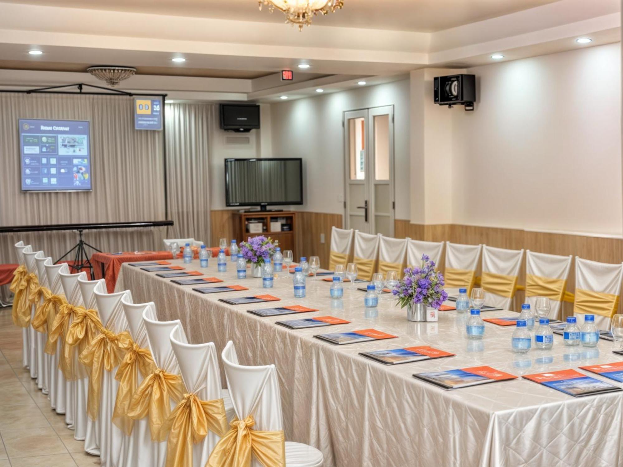 Cct Luxury Hotel На Транг Екстериор снимка